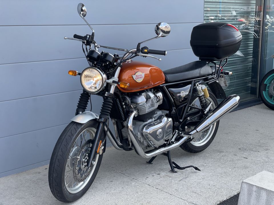 ROYAL ENFIELD INTERCEPTOR 4