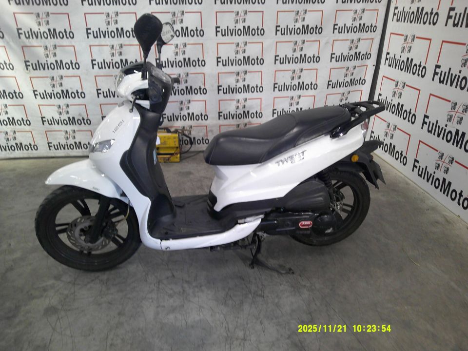PEUGEOT TWEET 125 4