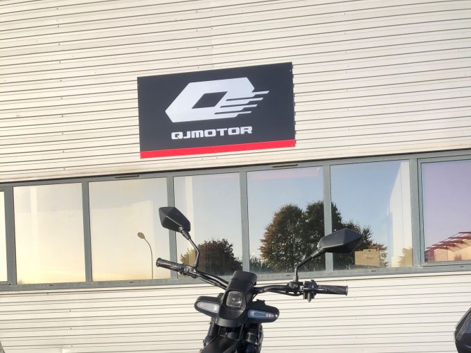 QJ MOTOR Q2 MOONRIDE 4