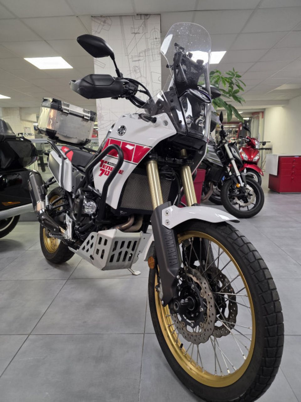 YAMAHA XTZ TENERE 700 4