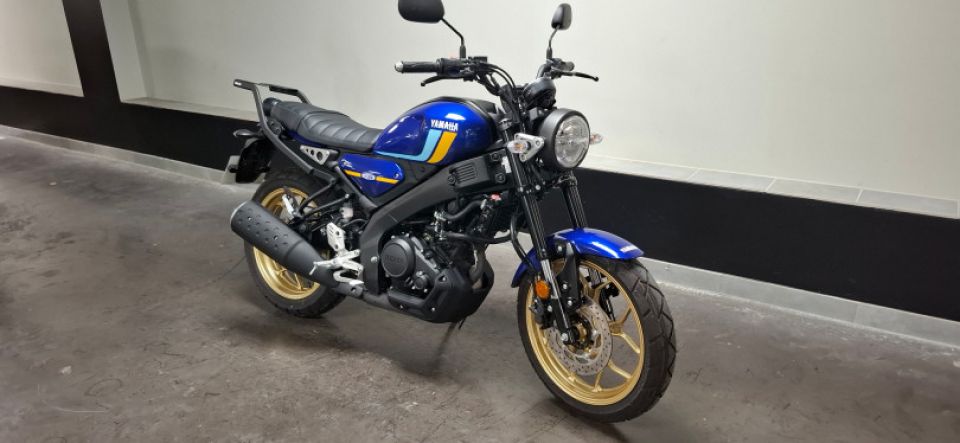 YAMAHA XSR 125 4