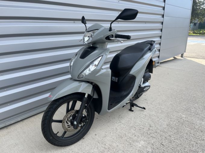 HONDA VISION 110 4