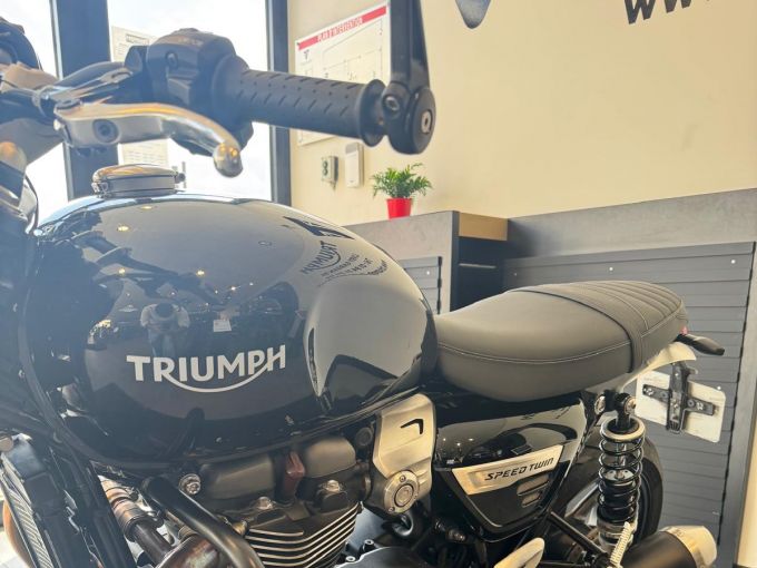 TRIUMPH SPEED TWIN 1200 4