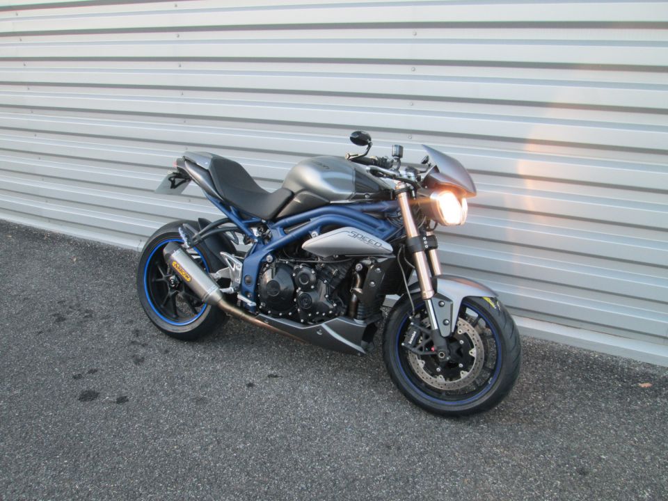 TRIUMPH SPEED TRIPLE 1050 4