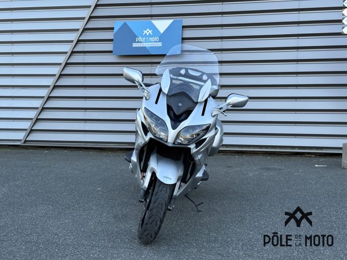 YAMAHA FJR 1300 AE 4