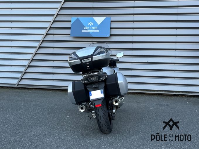 YAMAHA FJR 1300 AE 4