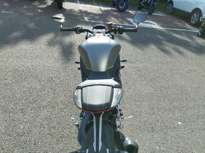 TRIUMPH SPEED TRIPLE 1200 RS 4