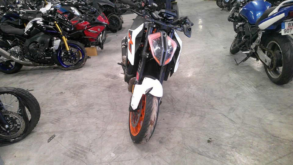 KTM 1290 SUPER DUKE R 4
