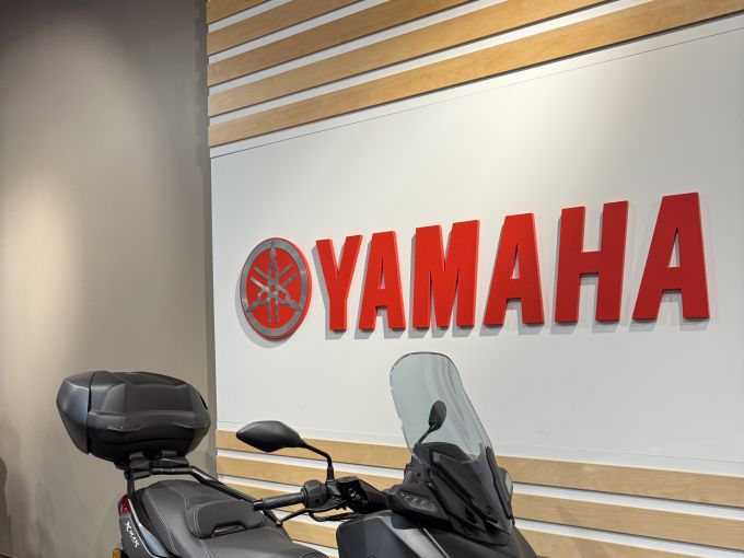 YAMAHA XMAX 125 4
