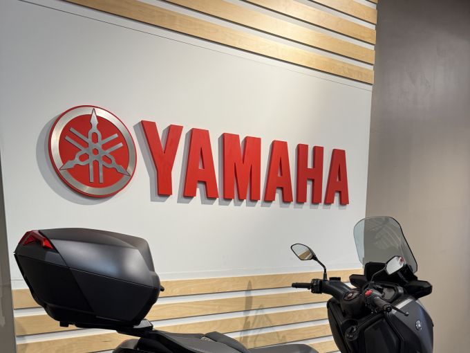 YAMAHA XMAX 125 4