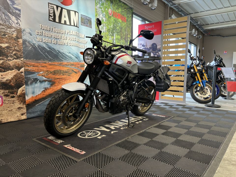 YAMAHA XSR 700 XTRIBUTE 4