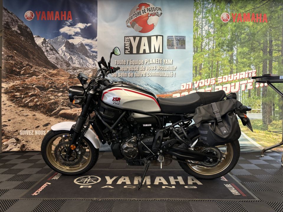 YAMAHA XSR 700 XTRIBUTE 4
