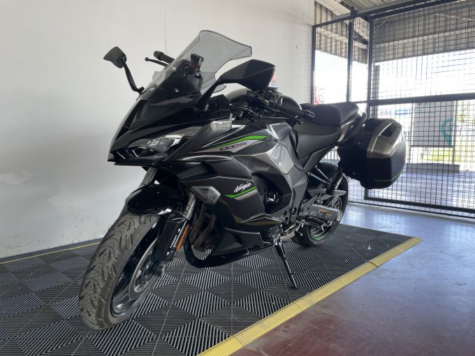 KAWASAKI NINJA 1000 SX TOURER 4
