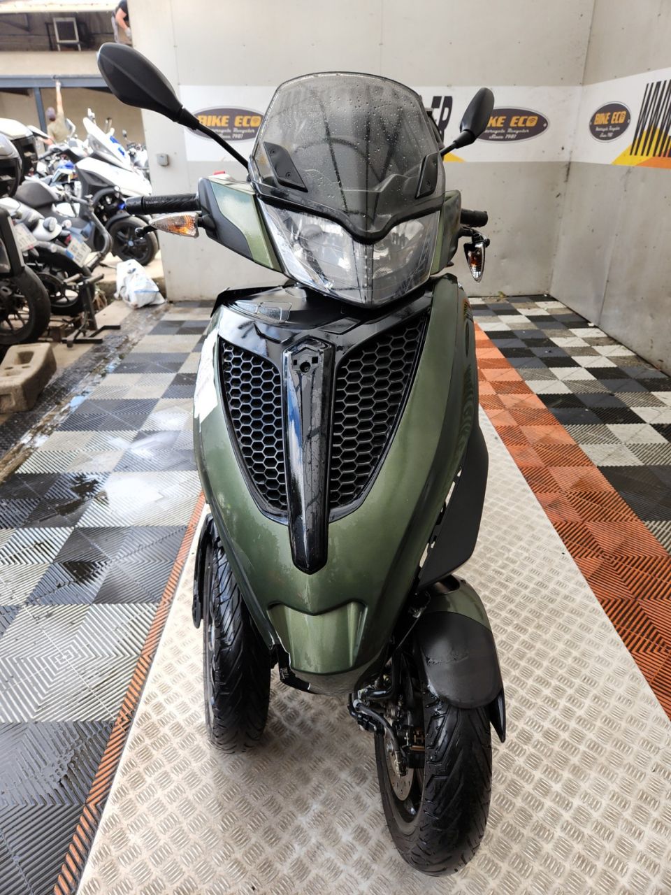 PIAGGIO MP3 300LT YOURBAN 4