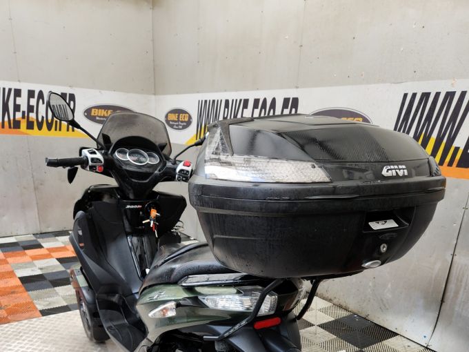 PIAGGIO MP3 300LT YOURBAN 4