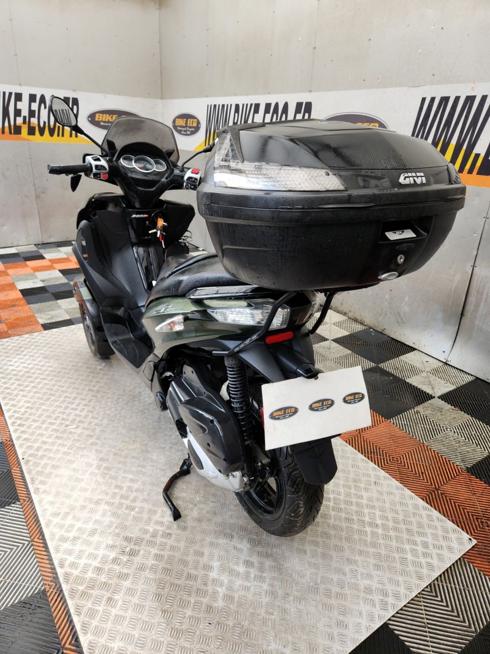 PIAGGIO MP3 300LT YOURBAN 4