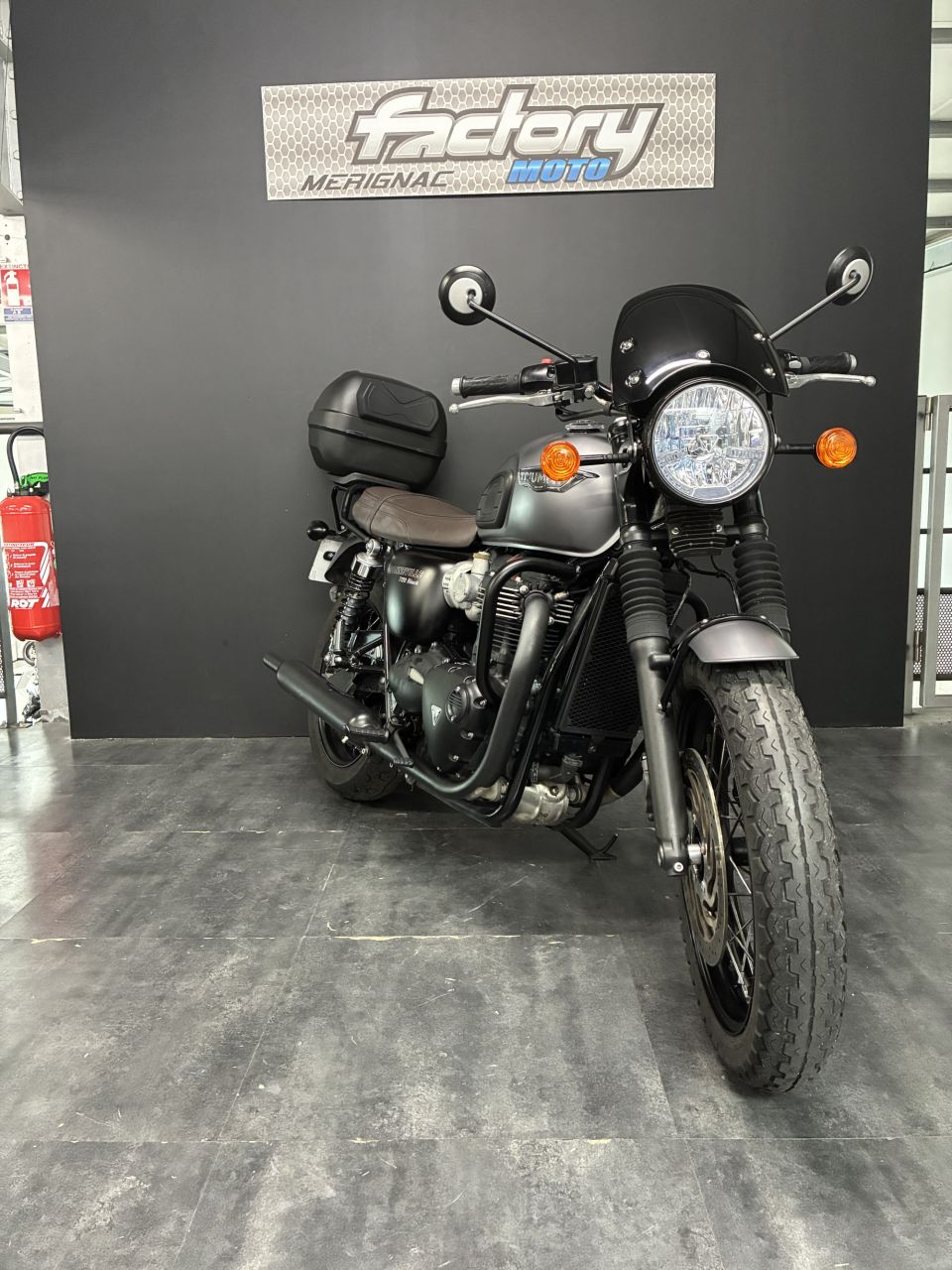 TRIUMPH Bonneville T120 Black 4