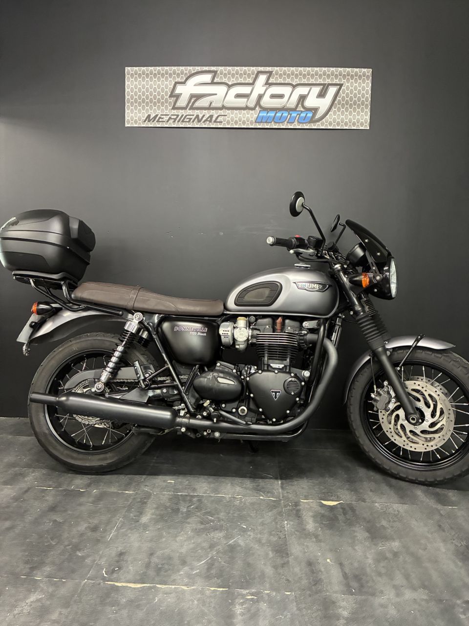 TRIUMPH Bonneville T120 Black 4