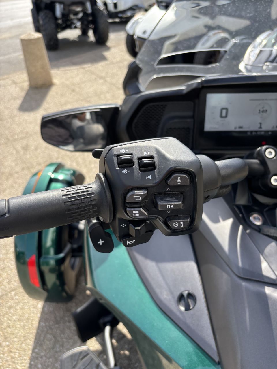 CAN-AM SPYDER F3-T LIM 4