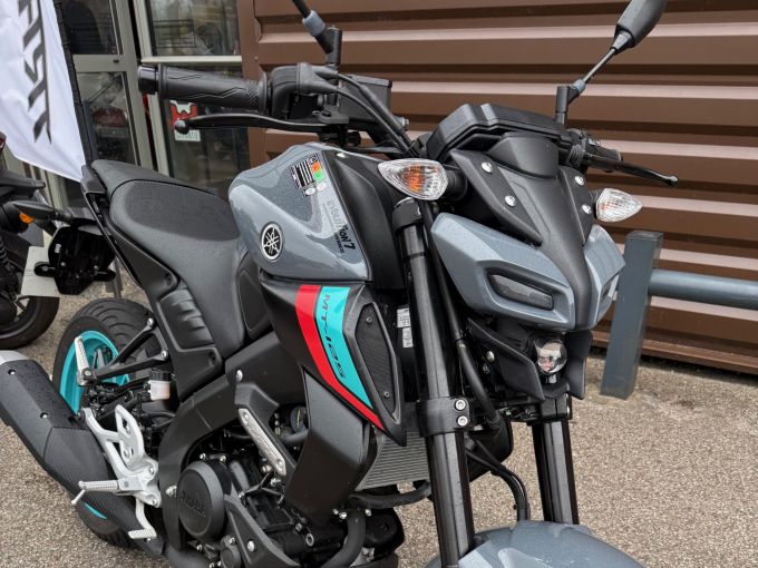 YAMAHA MT-125 4