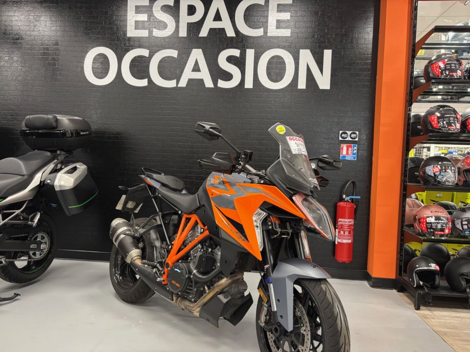 KTM 1290 SUPER DUKE GT 4