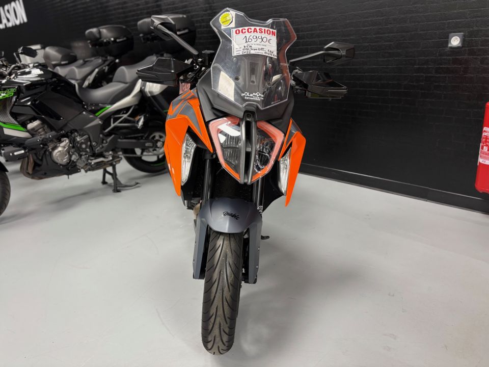 KTM 1290 SUPER DUKE GT 4