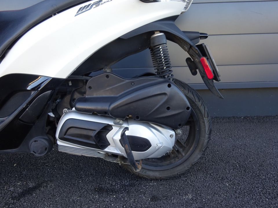 PIAGGIO MP3 300LT YOURBAN 4