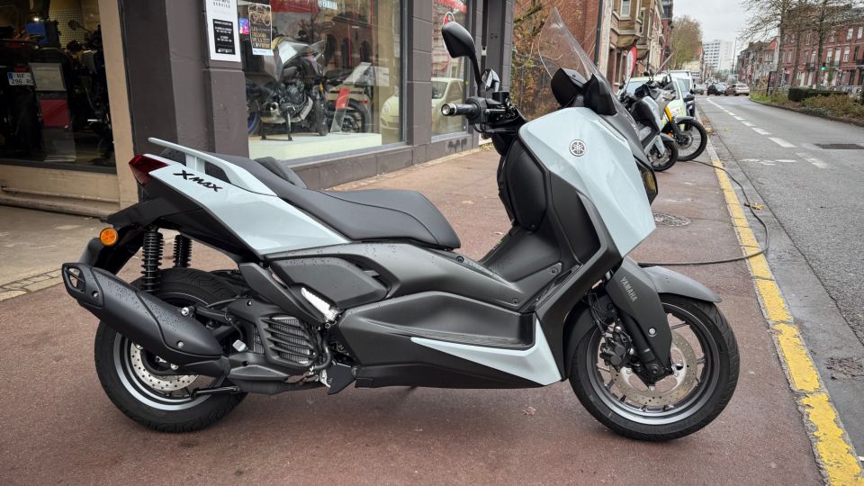 YAMAHA XMAX 125 TECH MAX 4
