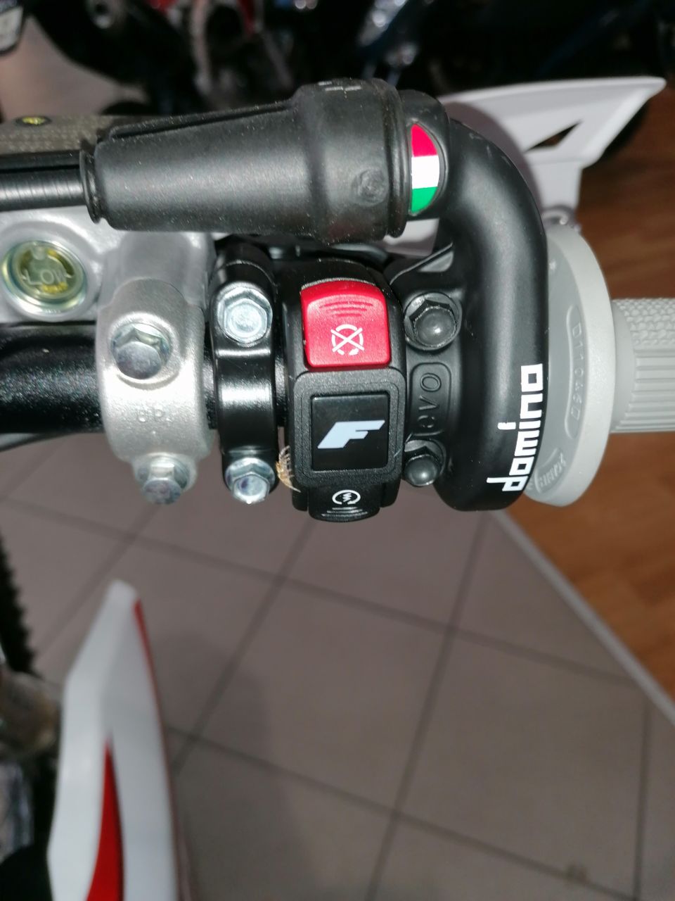 FANTIC FANTIC XE 300 ENDURO 2T MY24 BIANCO 4