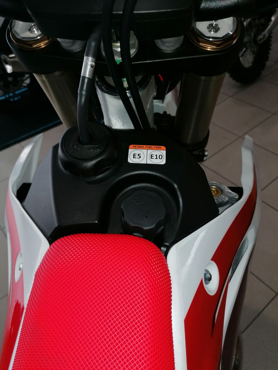 FANTIC FANTIC XE 300 ENDURO 2T MY24 BIANCO 4