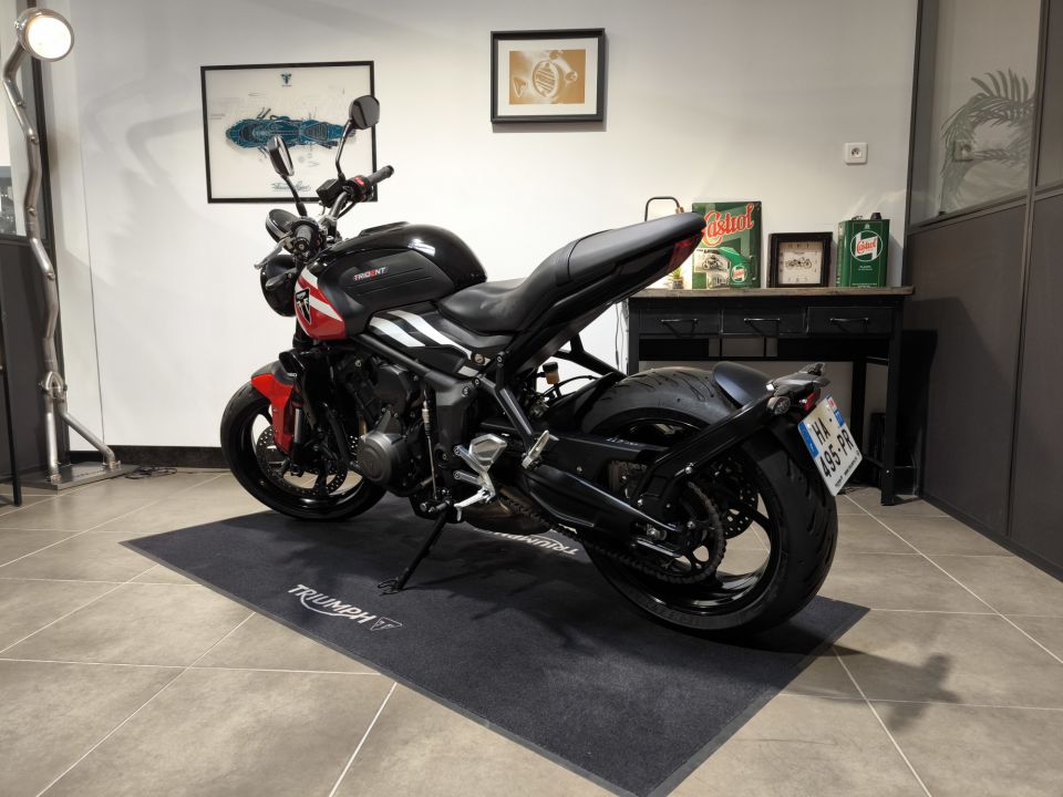 TRIUMPH TRIDENT 660 4