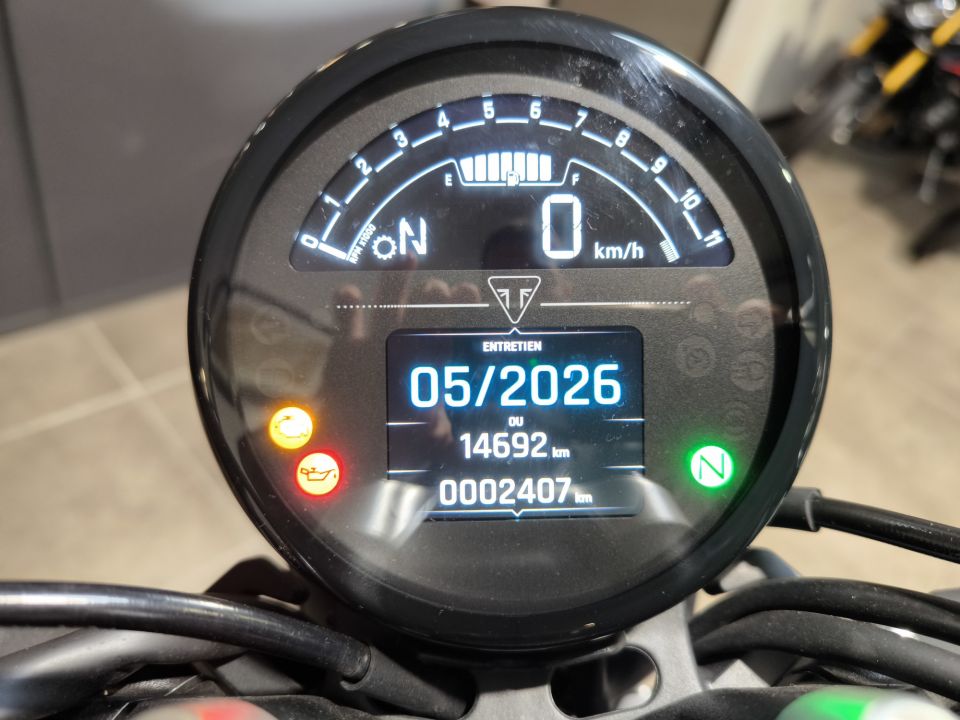 TRIUMPH TRIDENT 660 4