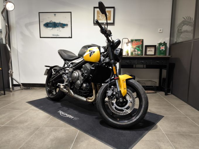 TRIUMPH TRIDENT 660 4