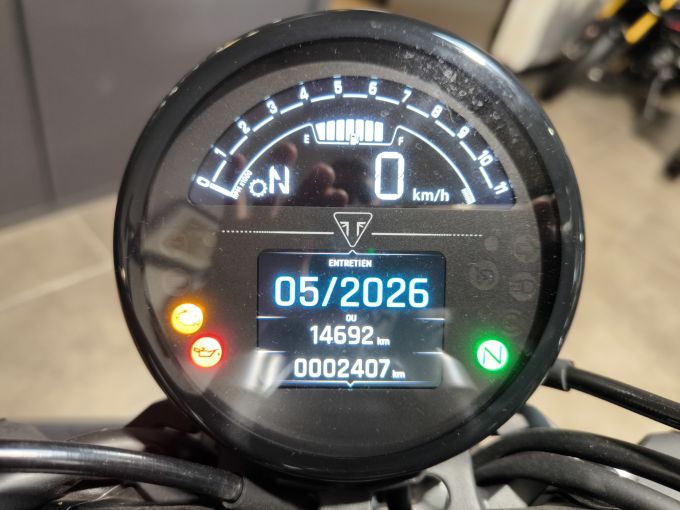 TRIUMPH TRIDENT 660 4