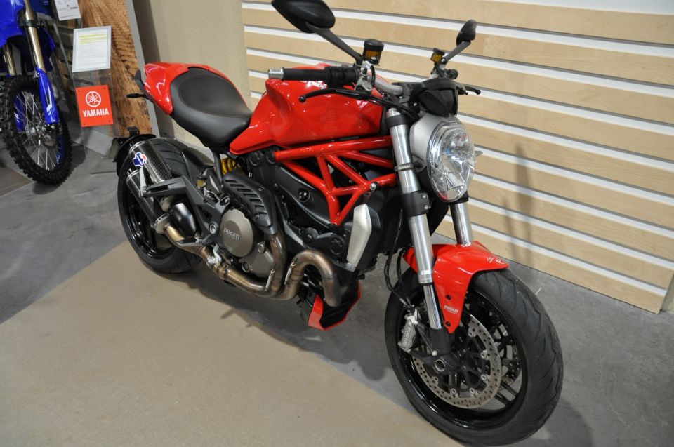 DUCATI MONSTER 1200 4