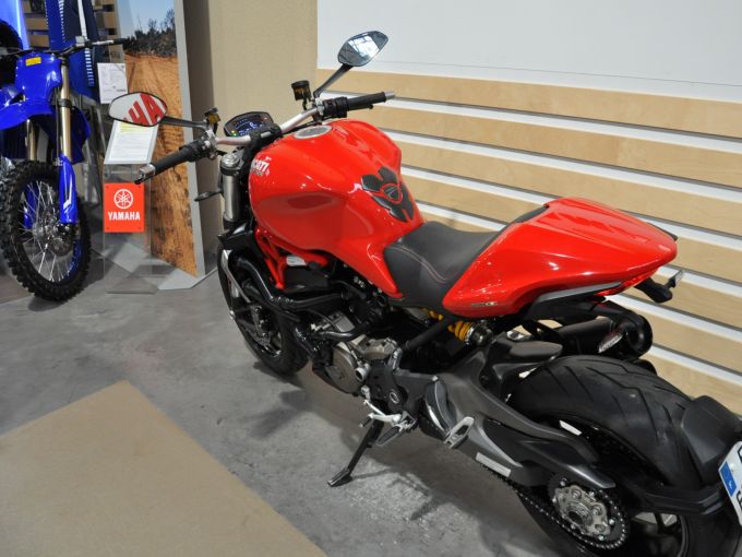 DUCATI MONSTER 1200 4