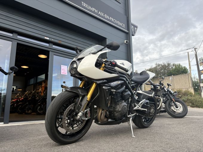 TRIUMPH SPEED TRIPLE 1200 RR 4
