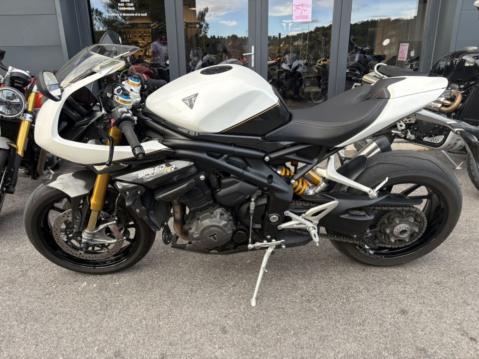 TRIUMPH SPEED TRIPLE 1200 RR 4