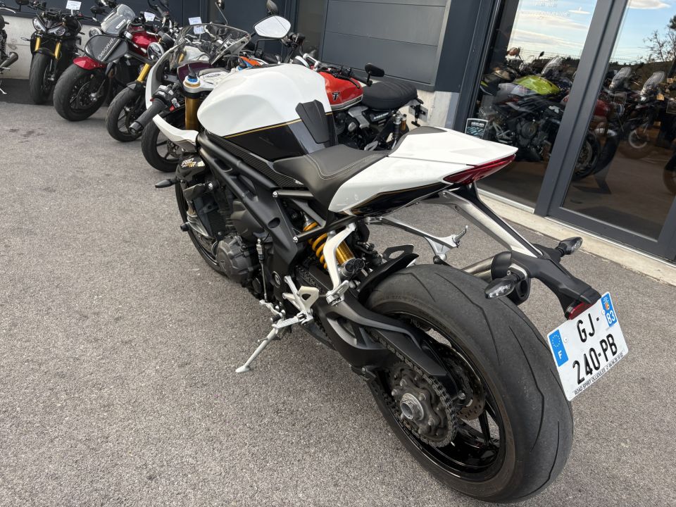 TRIUMPH SPEED TRIPLE 1200 RR 4