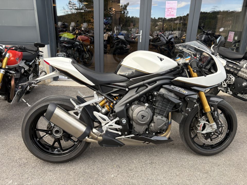 TRIUMPH SPEED TRIPLE 1200 RR 4
