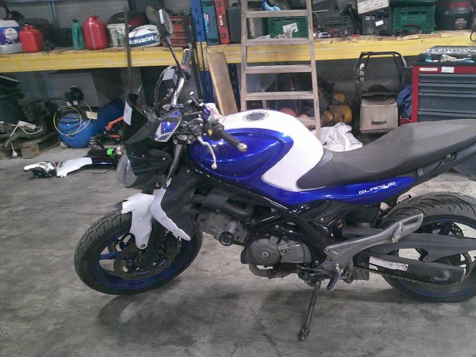 SUZUKI GLADIUS 650 4
