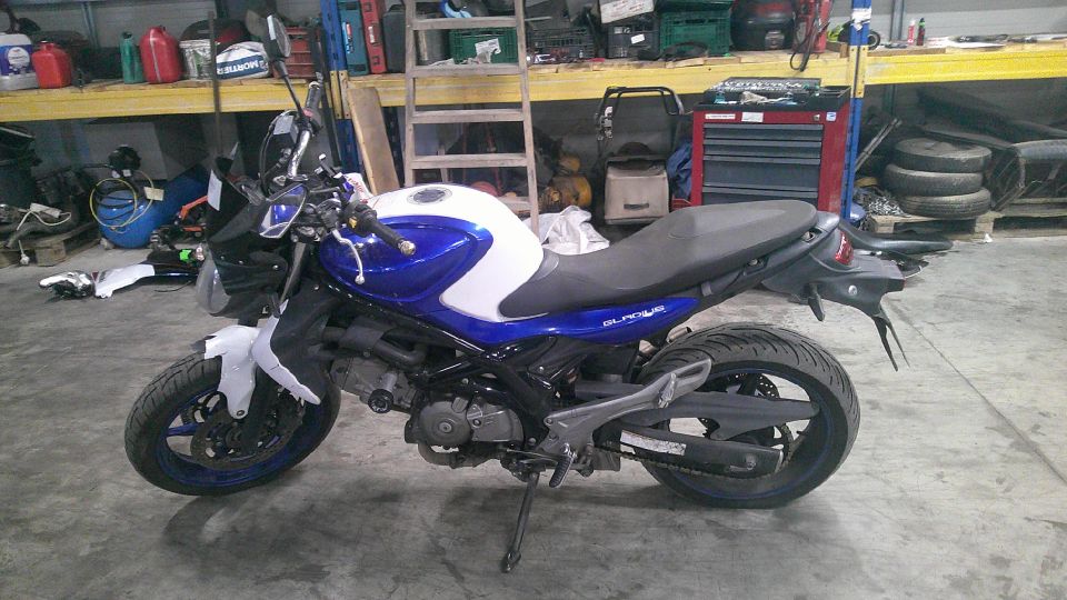 SUZUKI GLADIUS 650 4