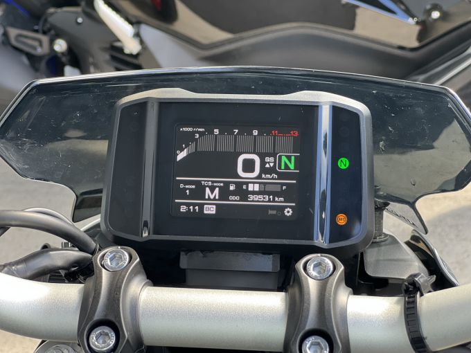 YAMAHA MT-09 4