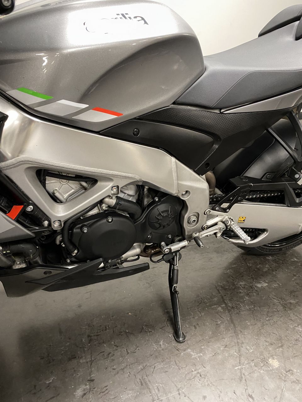 APRILIA TUONO 1100 V4 4