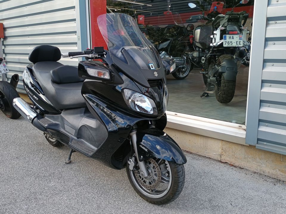 SUZUKI BURGMAN 650 4