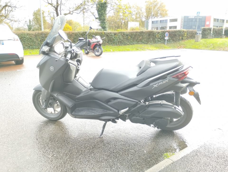 YAMAHA XMAX 125 4