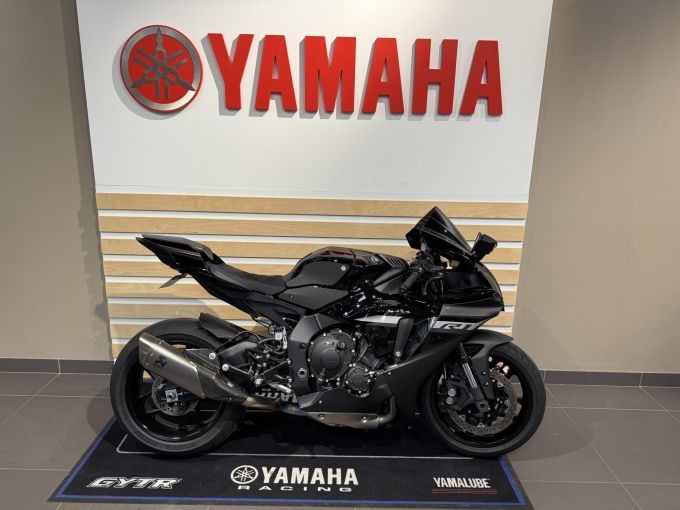 YAMAHA YZF 1000 R1 4