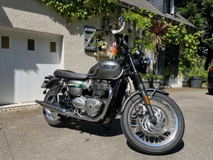 TRIUMPH Bonneville T120 GOLD LINE Edition 4