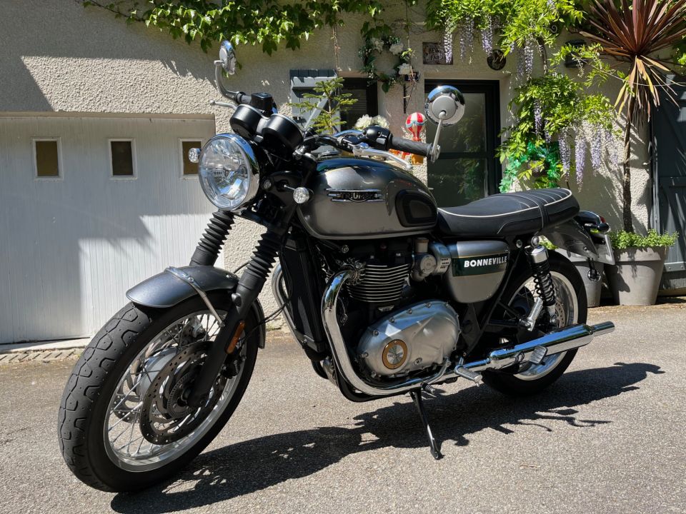 TRIUMPH Bonneville T120 GOLD LINE Edition 4