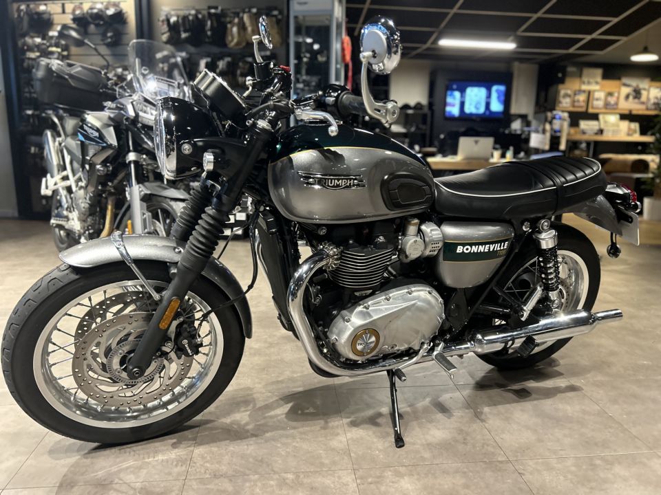 TRIUMPH Bonneville T120 GOLD LINE Edition 4
